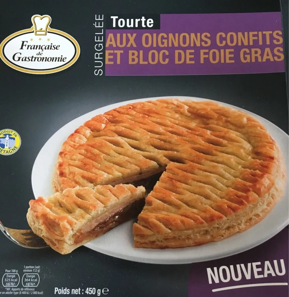 Tourte aux oignons confits et bloc de foie gras