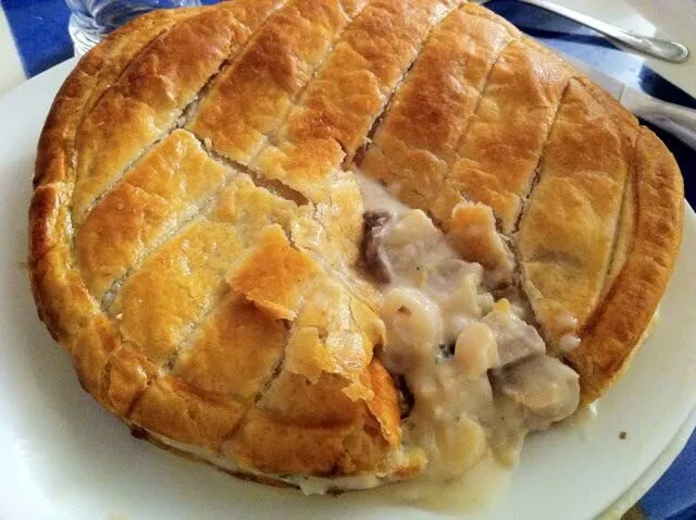 Tourte ris de veau volaille et cèpes