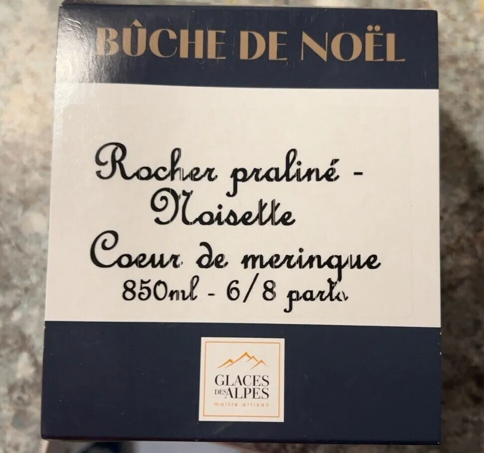 BÛCHE DE NOËL Rocher praliné - Noisette Coeur de meringue