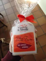 Petits fours aux cerises entières