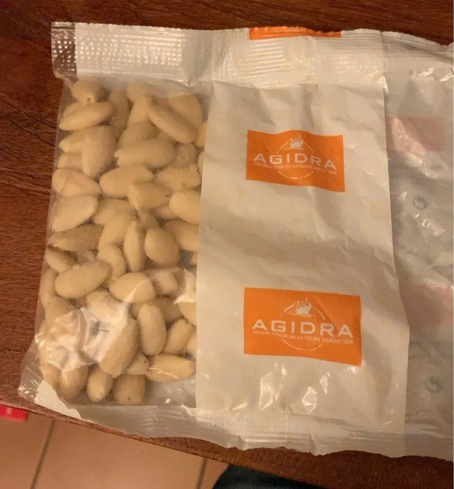 Amandes émondées