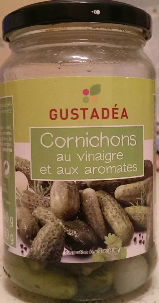 Cornichons au vinaigre et aux aromates
