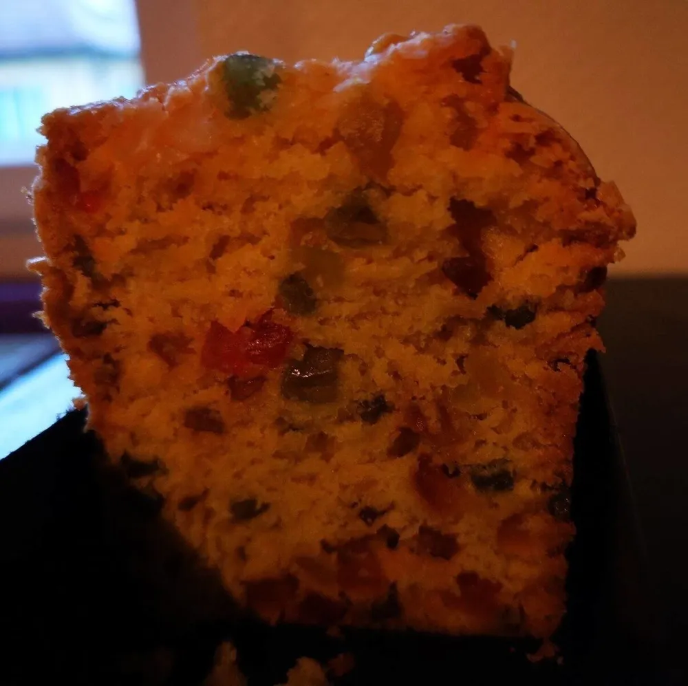 Cake sucré aux fruits confits