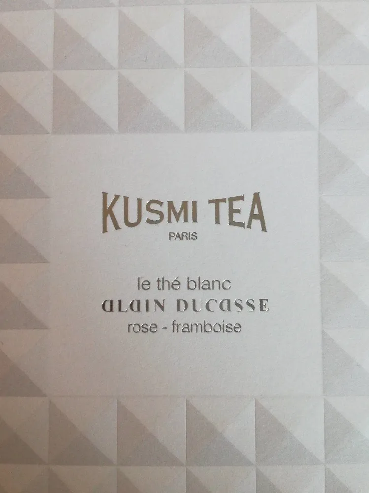 Thé blanc alain ducasse rose framboise