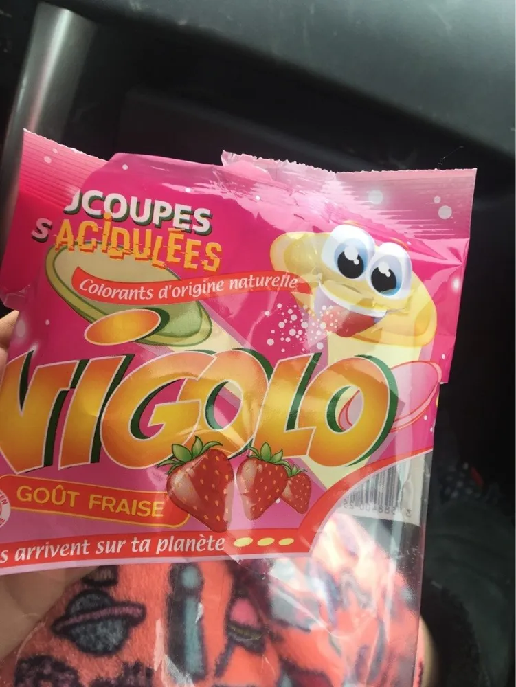 Bonbons Ovnis Avec Poudre Acide Fraise