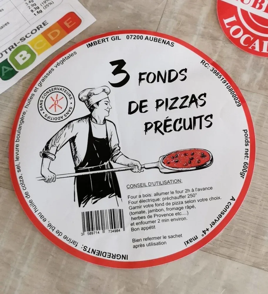 trois fonds de pizza précuits