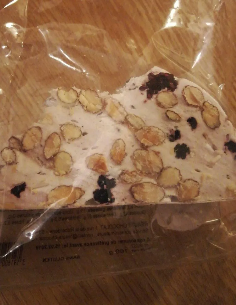 Gâteau de nougat aux fruits des bois