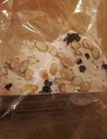 Gâteau de nougat aux fruits des bois