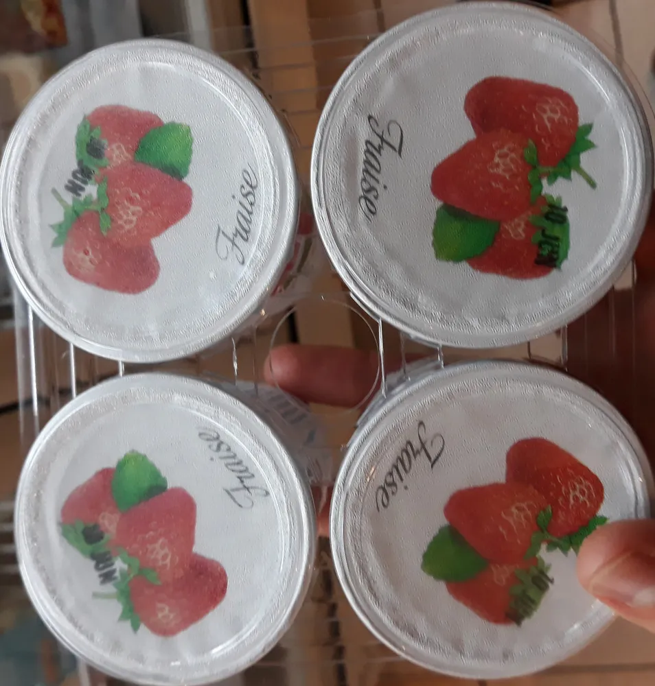 Yaourts fermiers aux fraises PROUZIC