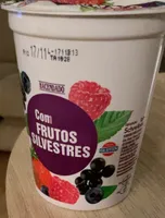 Yogur cremoso con frutos silvestres