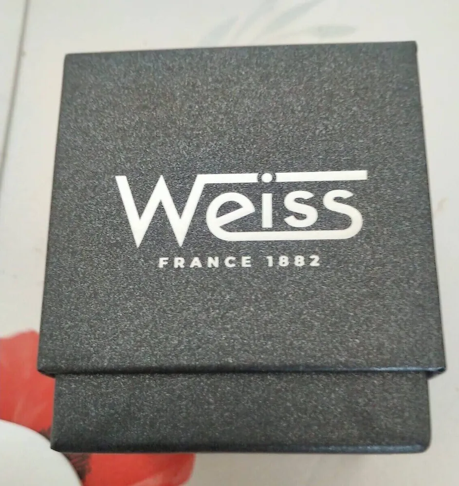 Weiss