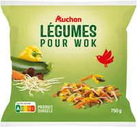 Légumes pour wokcarottes, courgettes, germes de haricots mungo, poivrons jaunes, champignons noirs