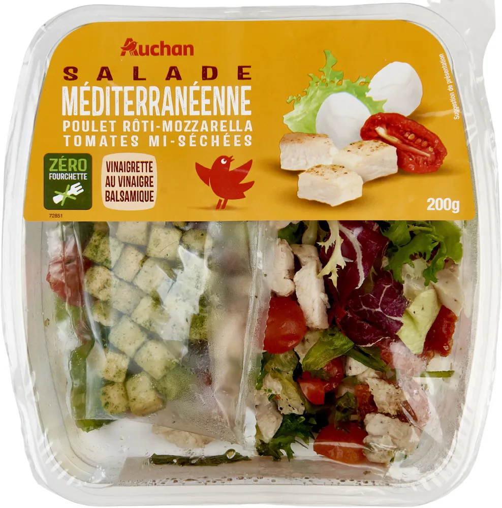 Salade Méditerranéennepoulet rôti -mozzarella - tomates mi-séchéessauce vinaigrette au vinaigre balsamique