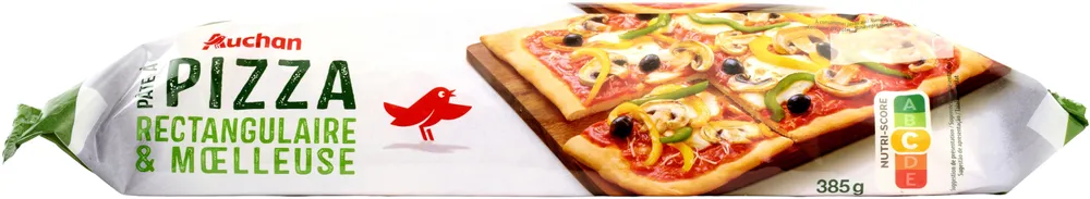 Pâte à pizza rectangulaire et moelleuse