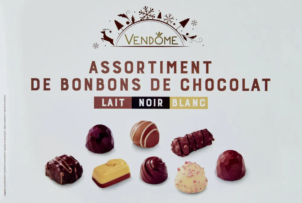 Assortiment de bonbons de chocolat Lait noir blanc