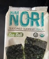 Seasoned seaweed snack