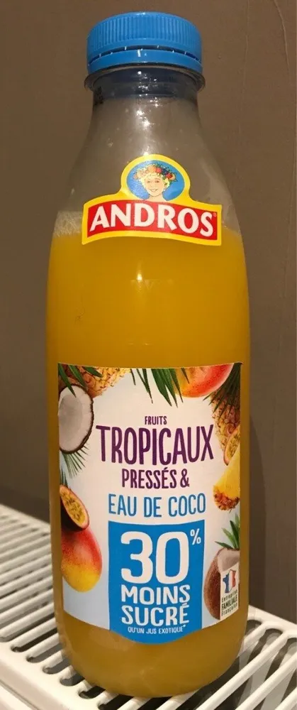 Fruits tropicaux préssés & eau de coco