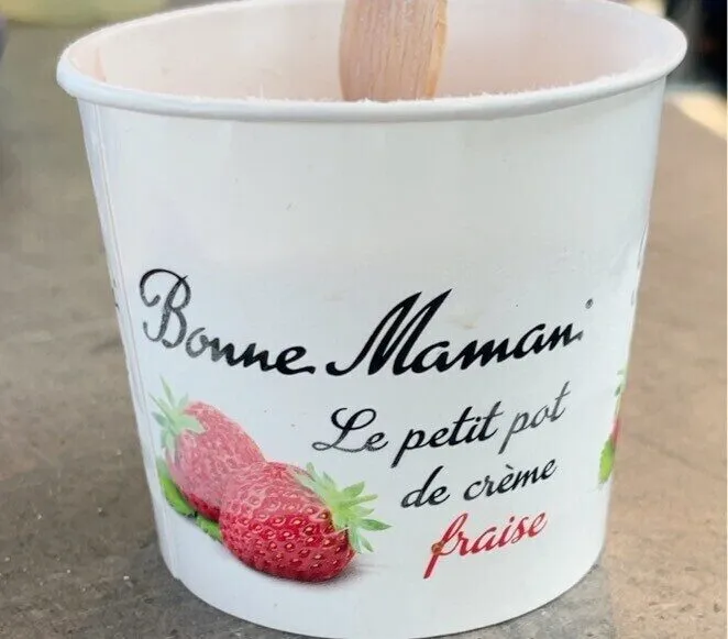 Le petit pot de creme fraise
