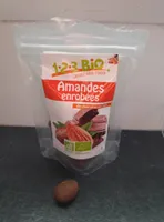 Amandes enrobées de chocolat au lait