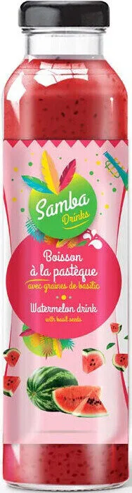 Boisson à la pastèque avec graines de basilic