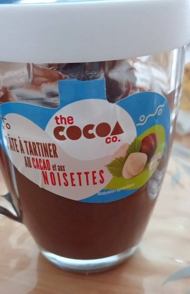 PÂTE À TARTINER AU CACAO et aux NOISETTES
