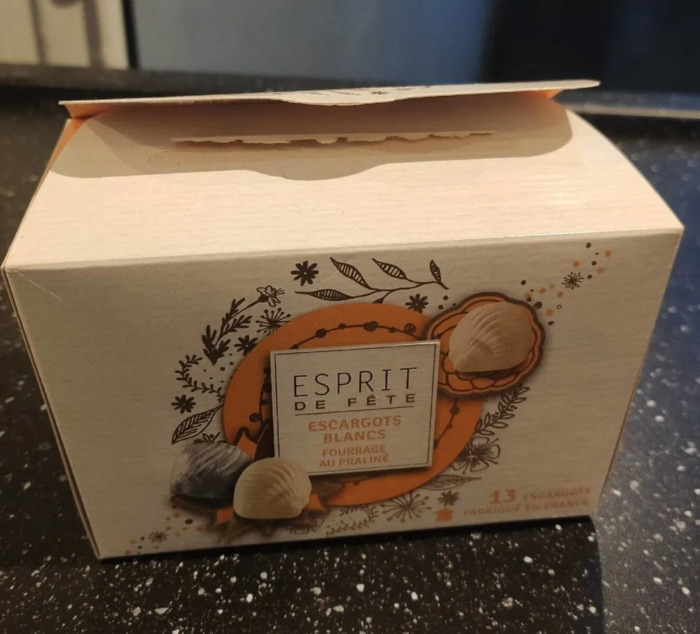 Chocolat blanc fourrage praliné et noisettes