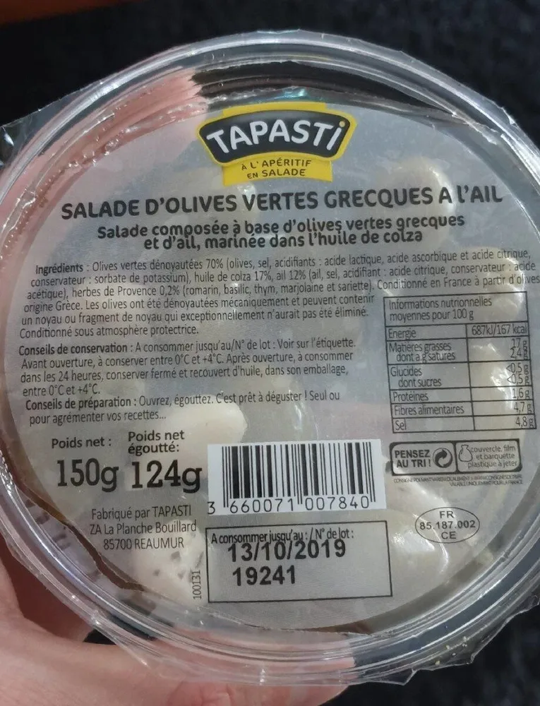 Salade d'olives vertes grecques à l'ail