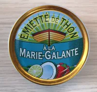 Emietté de thon à la Marie-Galante (noix de coco, citron vert)