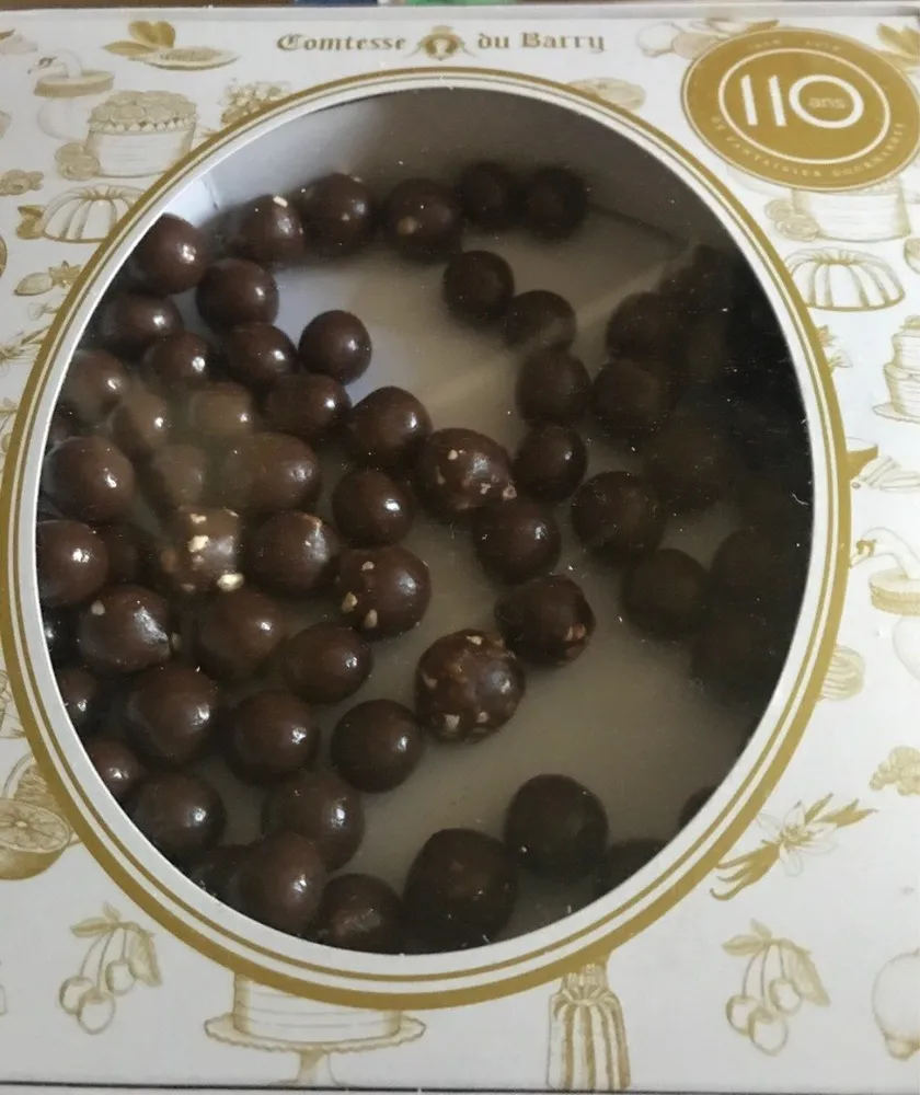Billes de cereales enrobees de chocolat au lait