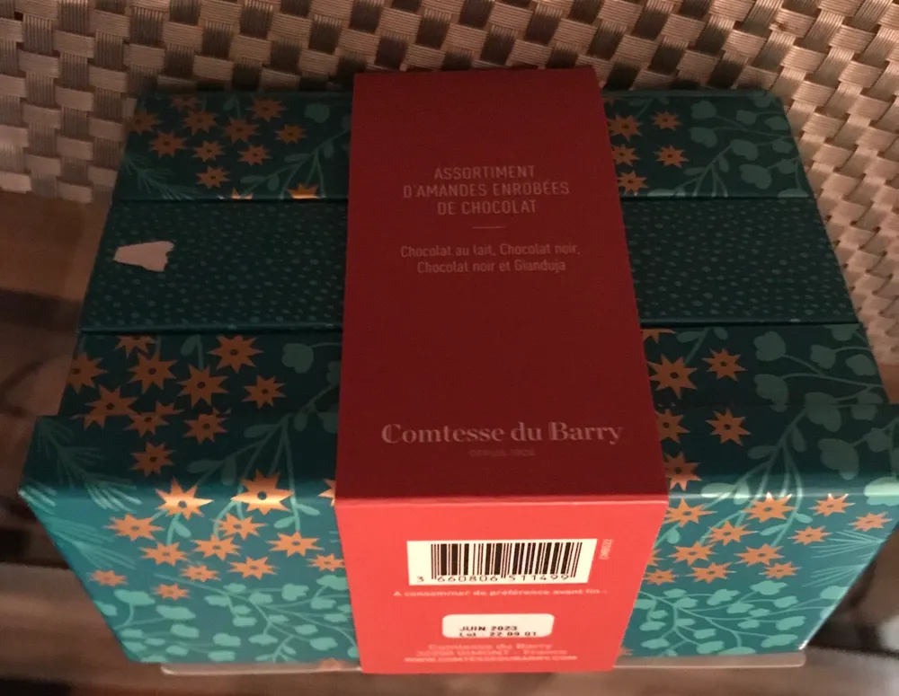 ASSORTIMENT D'AMANDES ENROBÉES DE CHOCOLAT