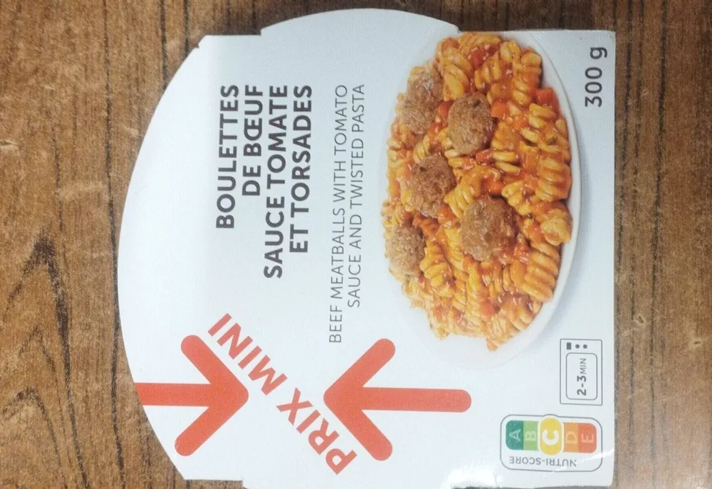 BOULETTES DE BŒUF SAUCE TOMATE ET TORSADES