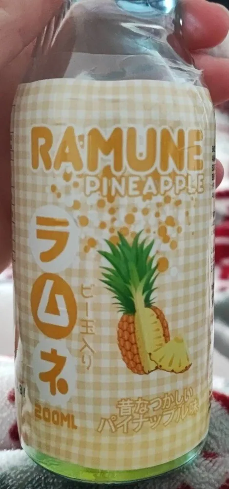 Ramune ananas