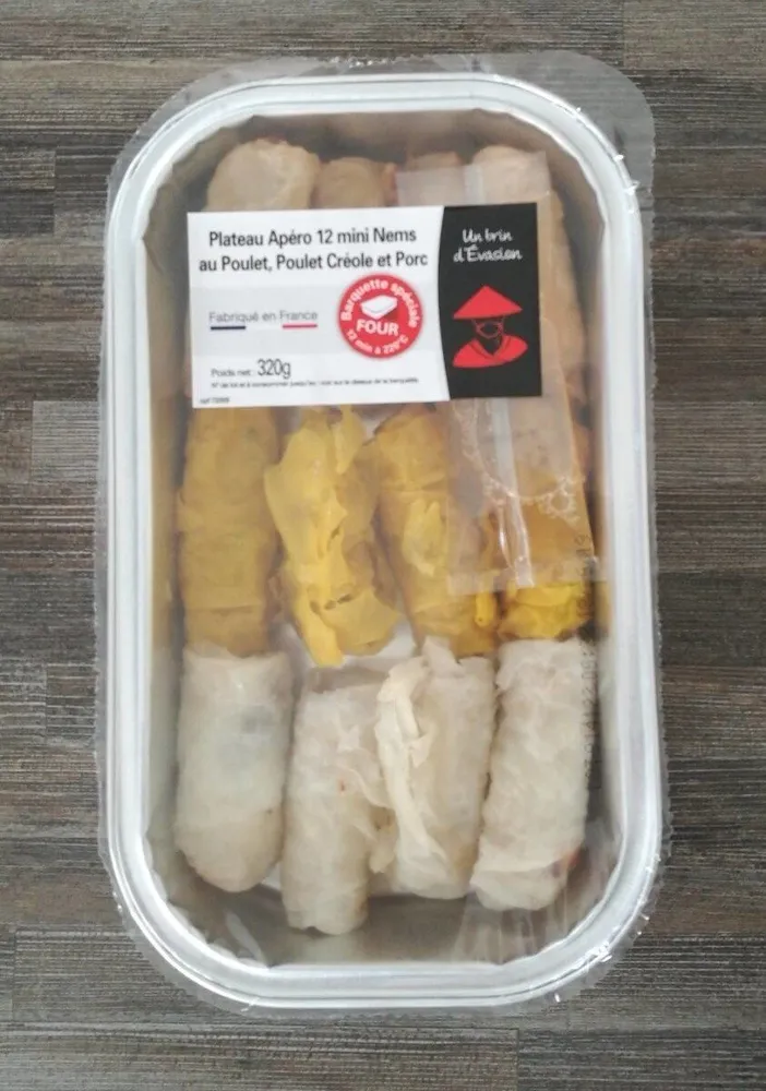Plateau apéro 12 mini nems au poulet,poulet créole et porc