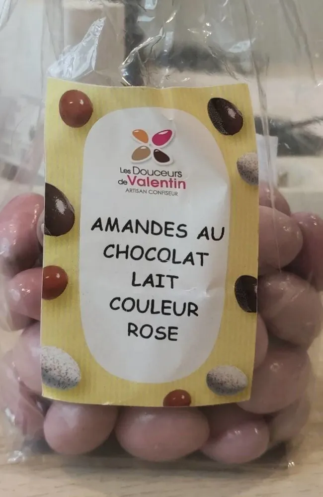 Amande enrobée de chocolat au lait
