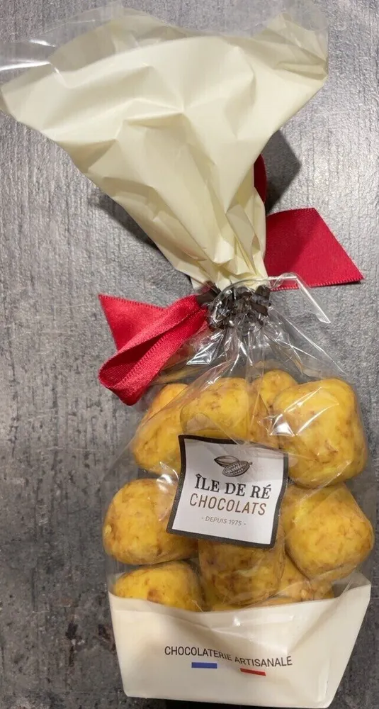 Patates (bonbons de chocolat fourrés praliné noisette feuilleté)