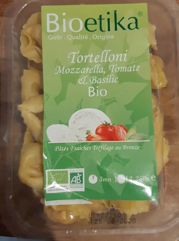 Tortelloni mozzarella, tomate et basilic