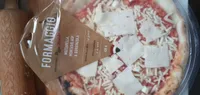 Pizza mozzarella, montasio aop, gorgonzola