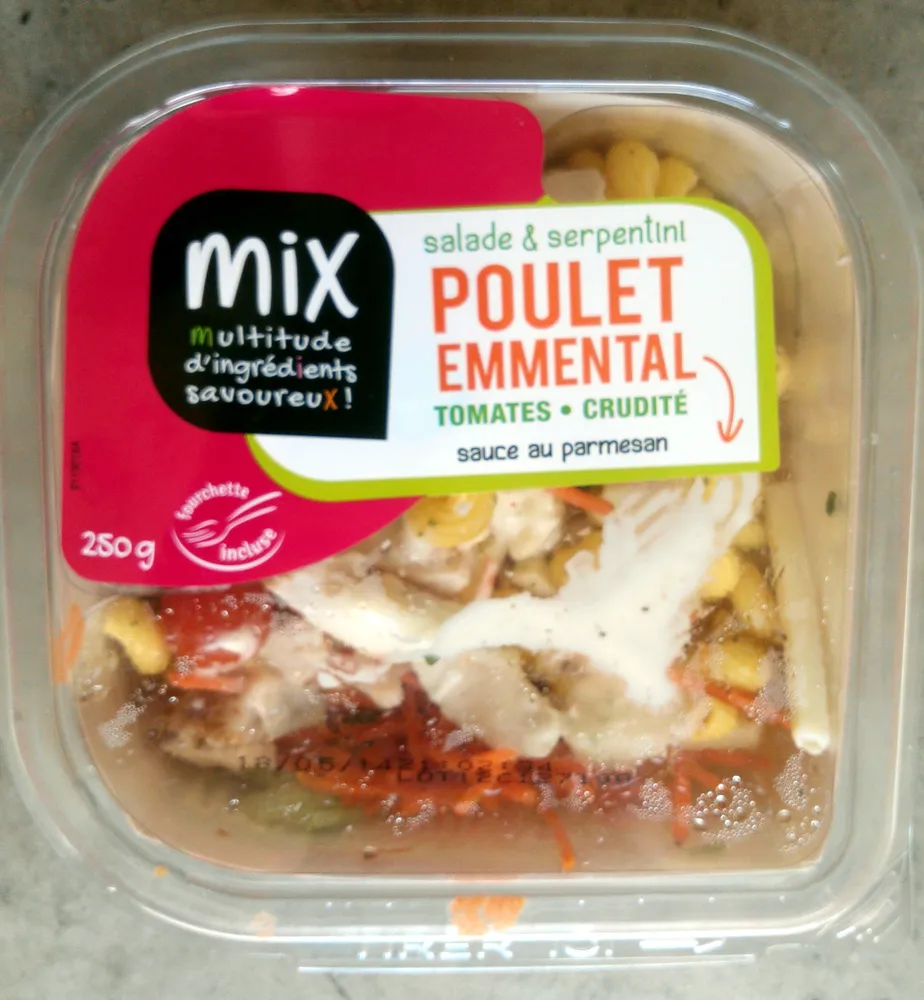 Salade & Serpentini Poulet Emmental Tomates Crudités sauce au parmesan