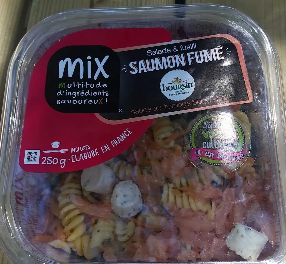Salade et fusilli saumon fumé