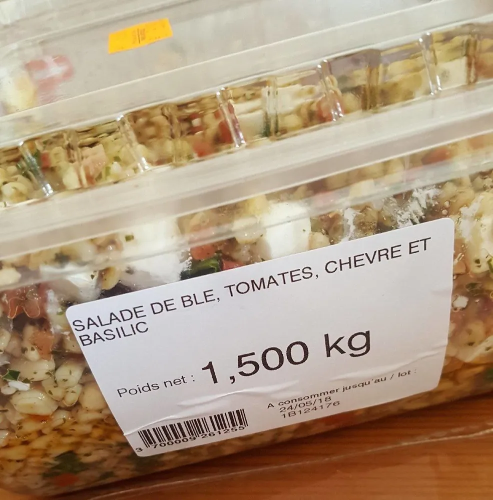 Salade de blé tomates chèvre et basilic