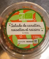Salade de carottes, noisettes et raisons au persil