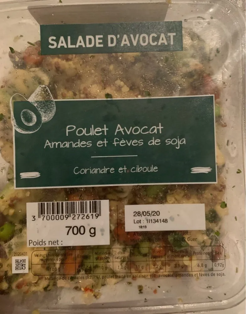 Salade poulet avocat amandes fèves de soja