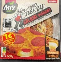 Pizza crazy cheezy salami piquant