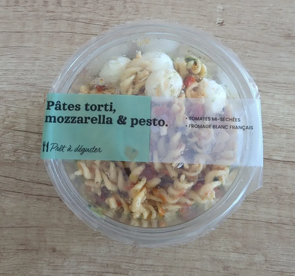 Pâtes torti, mozzarella & pesto