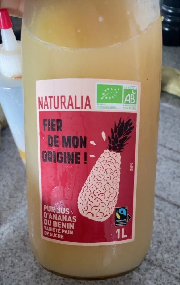 Pur jus d’ananas du benin