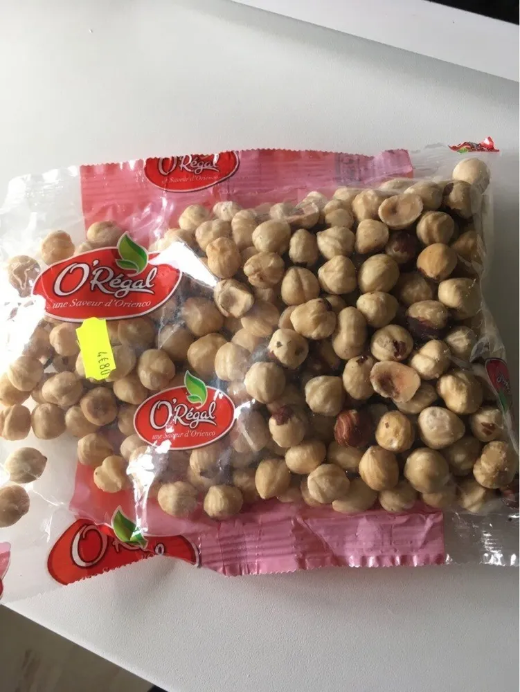 Noisettes émondées