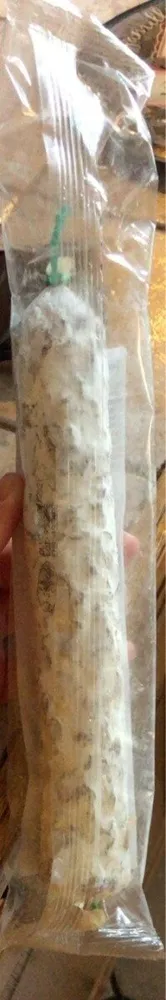 Saucisse seche aux noisettes