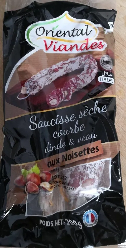 Saucisse sec courbe aux noisettes