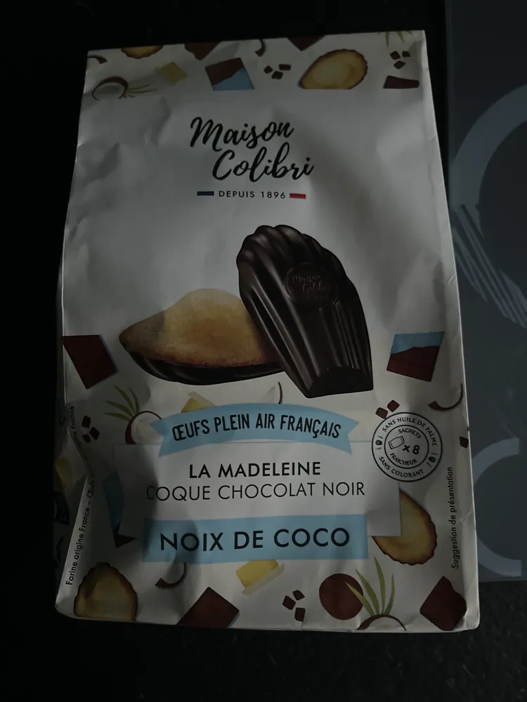 La madeleine coque chocolat noir Noix de coco