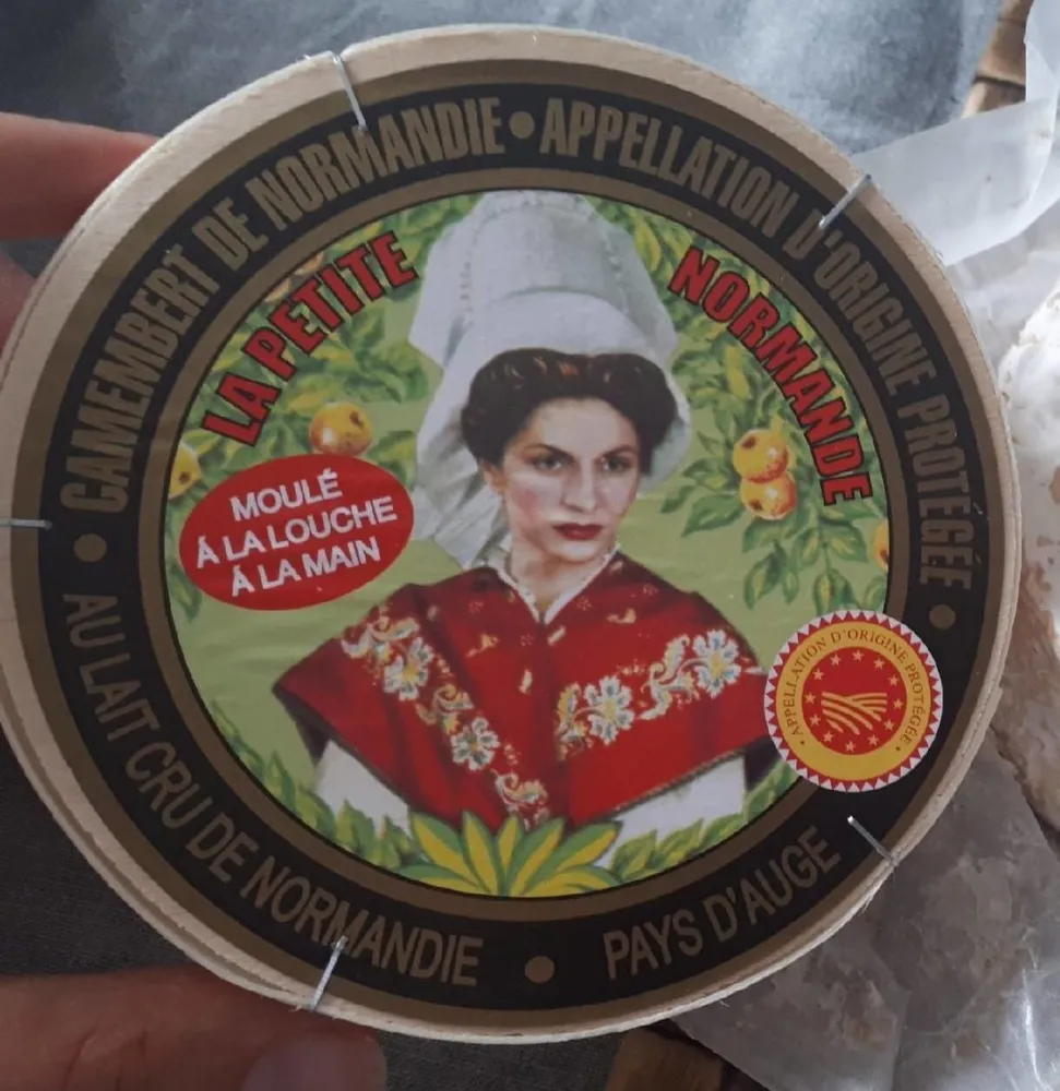 Camembert de Normandie AOP